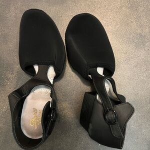 Black split sole jazz shoes